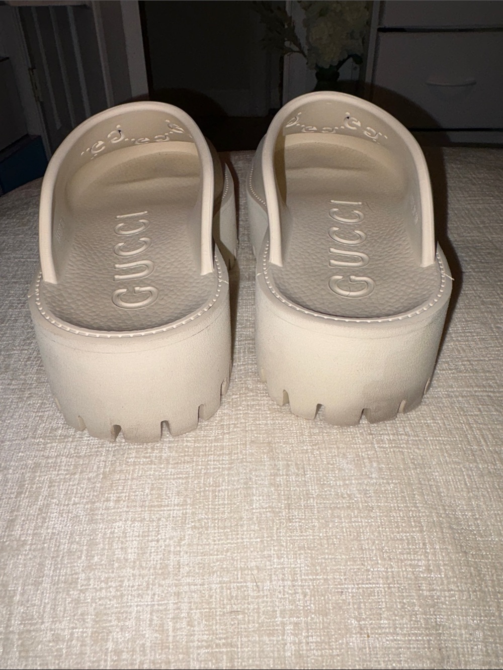 GUCCI Rubber Monogram GG Go Through Platform Slide Clogs in mystic white. - Picture 4 of 5